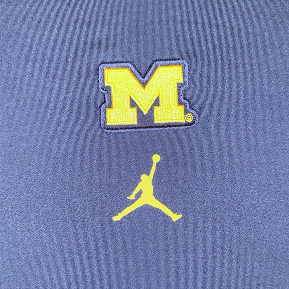 Men’s ~Jordan ~ University of Michigan DRI-FIT Hoodie with logo - Picture 8 of 16